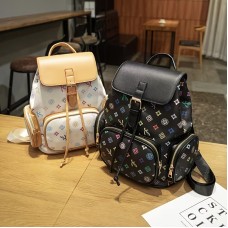 スタイリッシュでカジュアルなバックパック